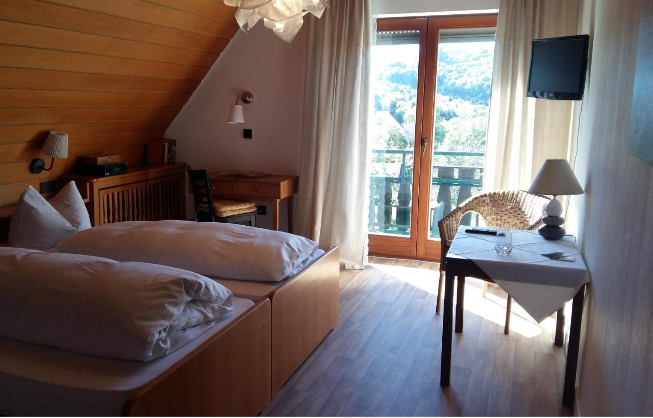 Landgasthof Gruener Baum Badenweiler Luaran gambar